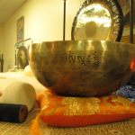 BIG SIZE BOWL - POWERFUL Full Moon Singing Bowl from the Himalaya - 1.5kg (3.3lbs) to 2.3kg  (5lbs) - With Drum Stick, Mallet and Cushion - Music notes A B C D E F G